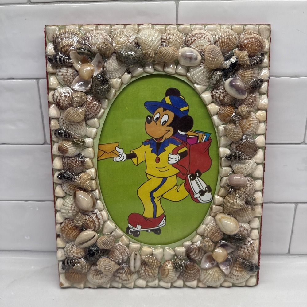 Vintage Ocean Shell Picture Frame Fits Oval 4X6 Photos - Frame Size 9.25" x 7.5"
